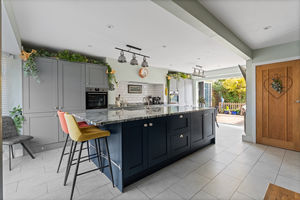 Photo 32- click for photo gallery